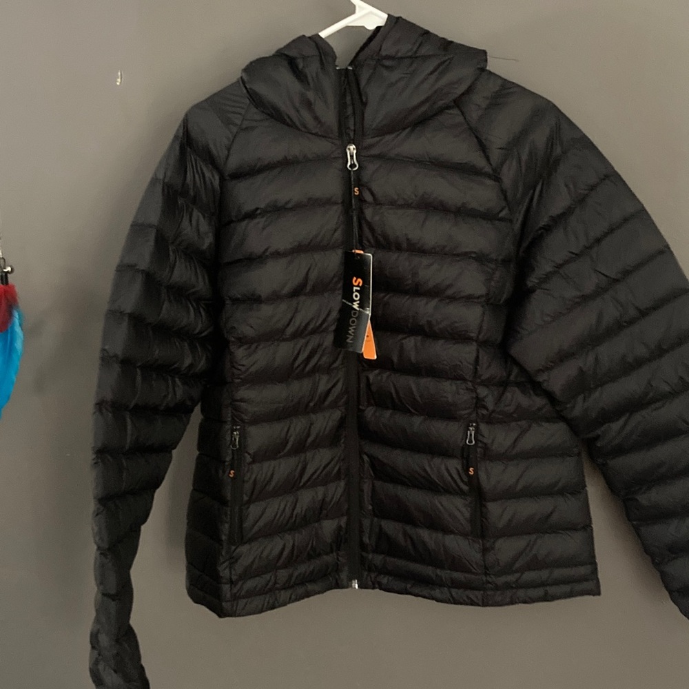 Slow down NWT size large light weight black hooded puffer jacket no flaws